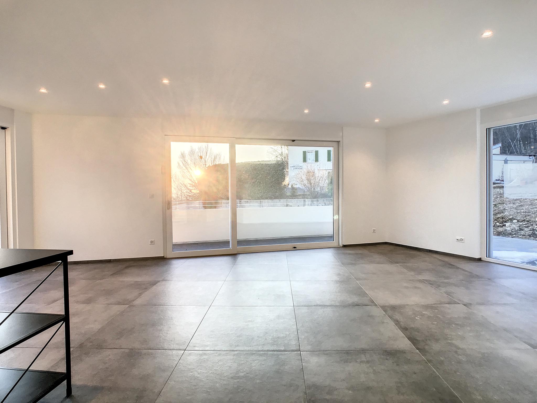 Bel appartement neuf avec vue sur le lac