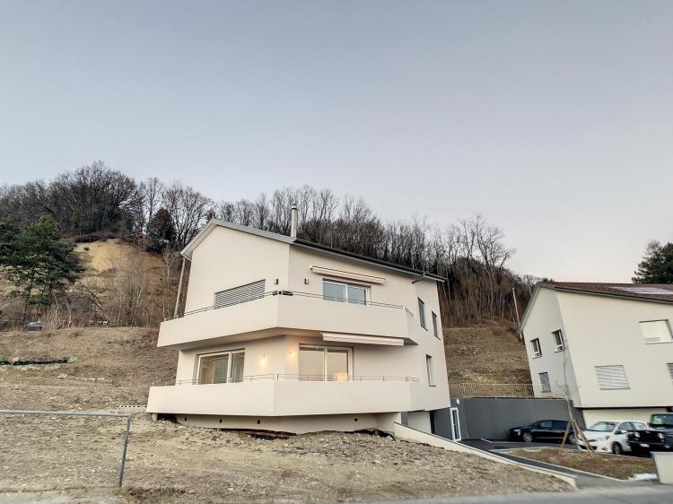 Bel appartement neuf avec vue sur le lac